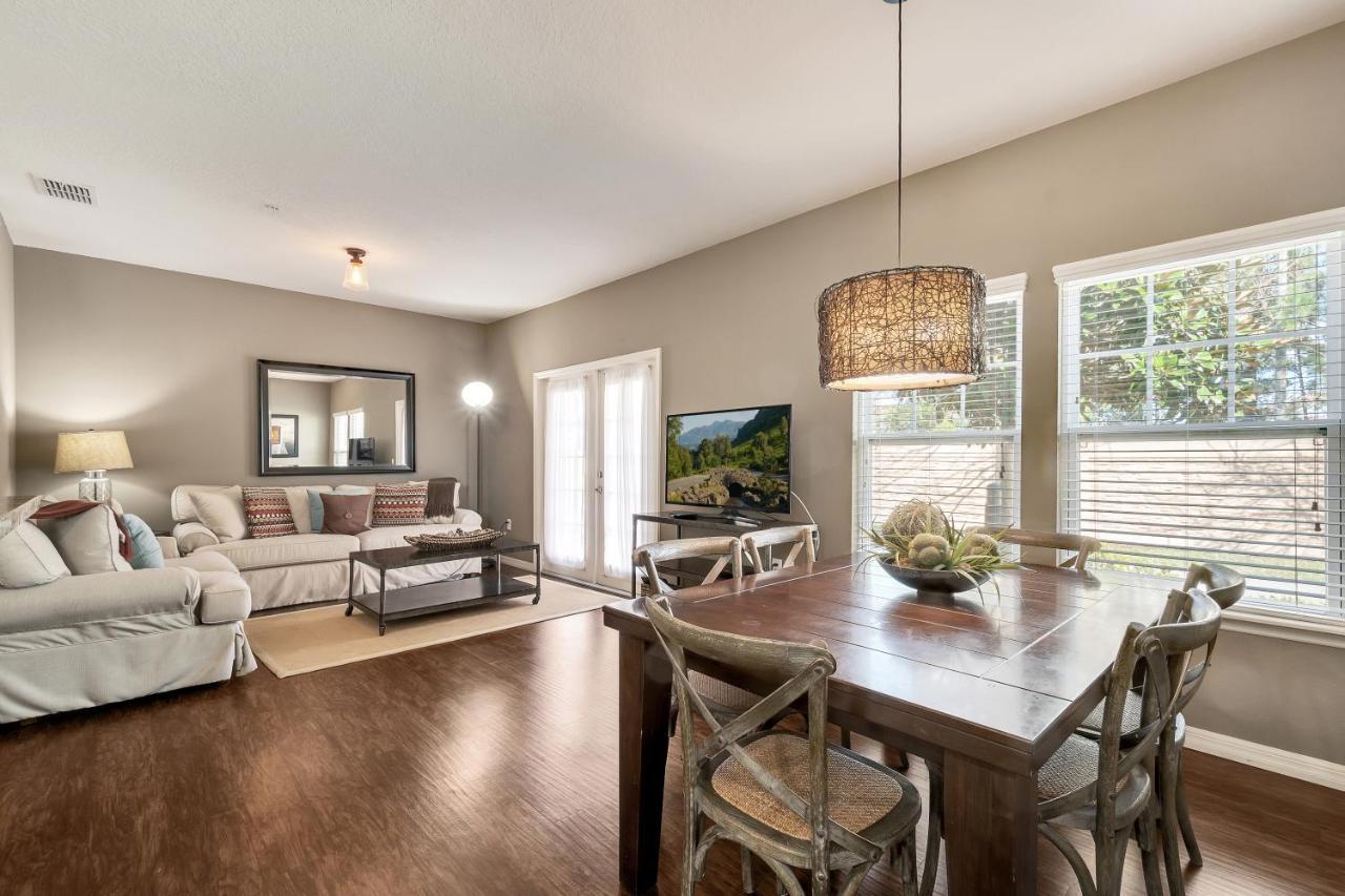 West Lucaya By Viva Homes International Apartment